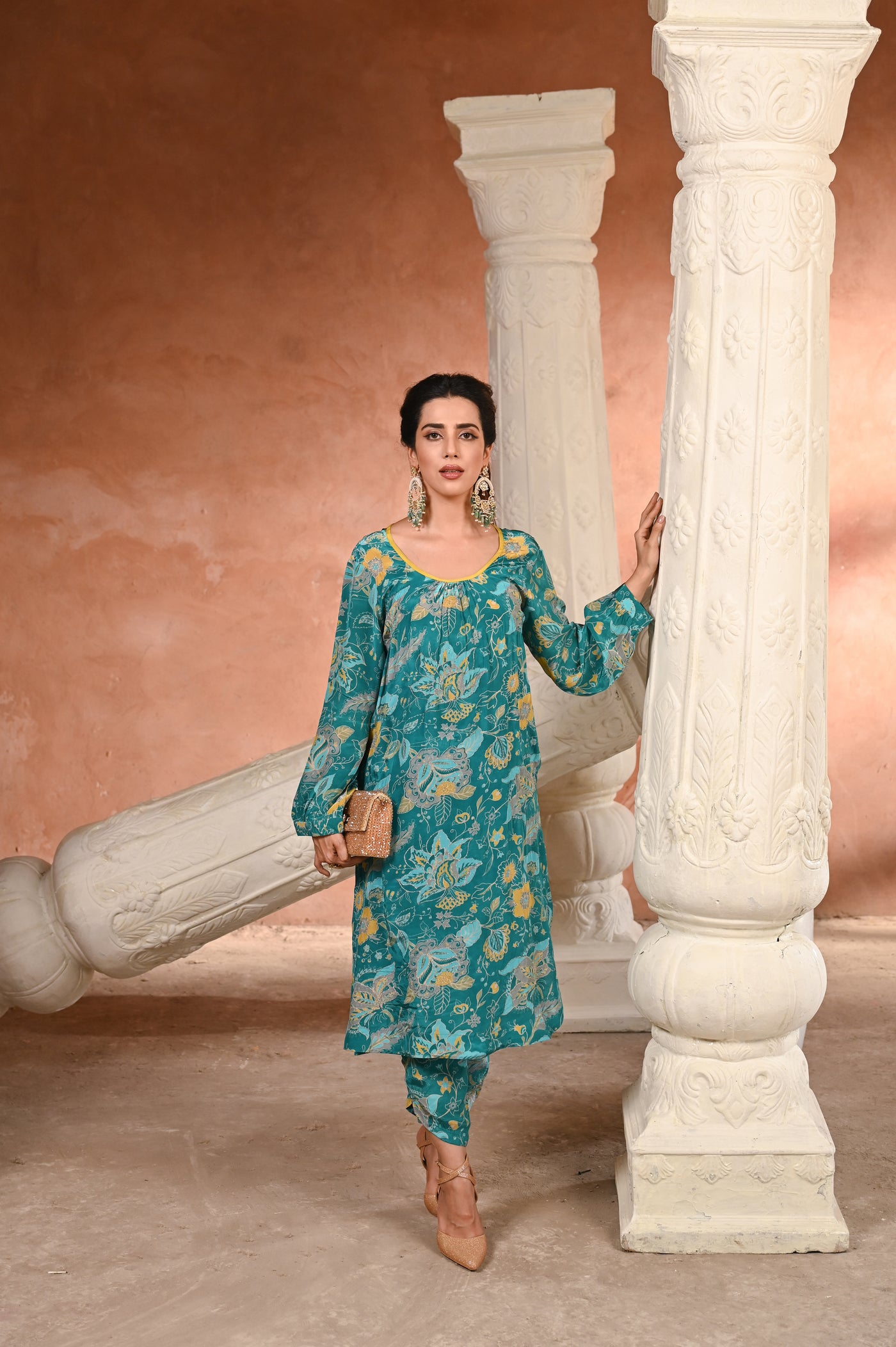 Rama Green Pure Crepe Spread Delicate Work Kurta with Overlapping Hem Pants