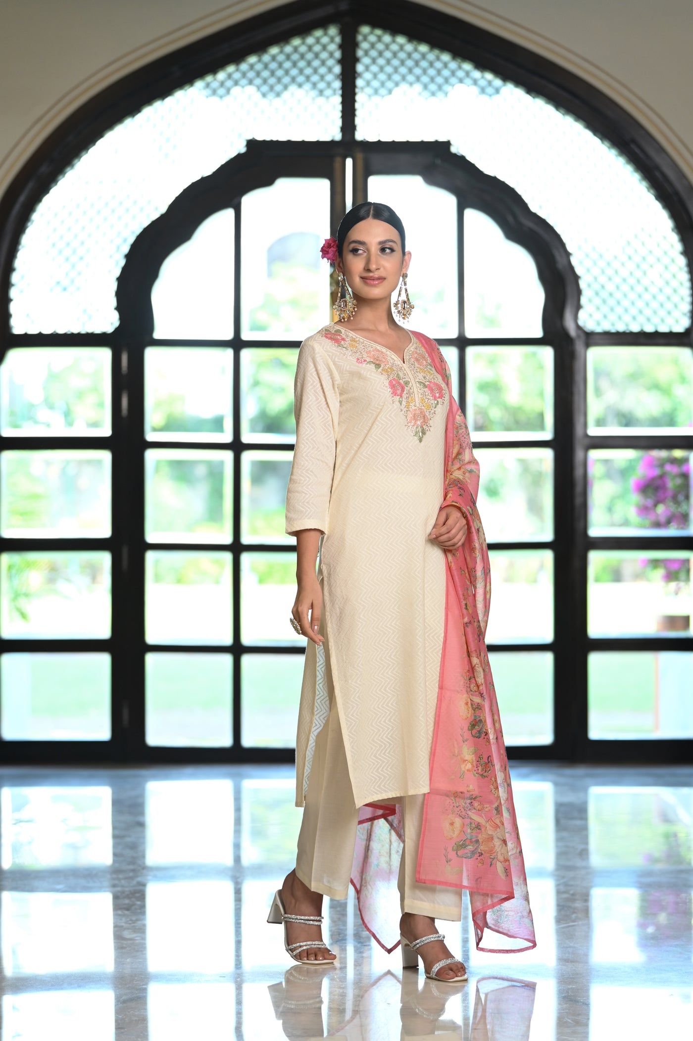 Navaazish Embroidered Kurta with Floral print Dupatta